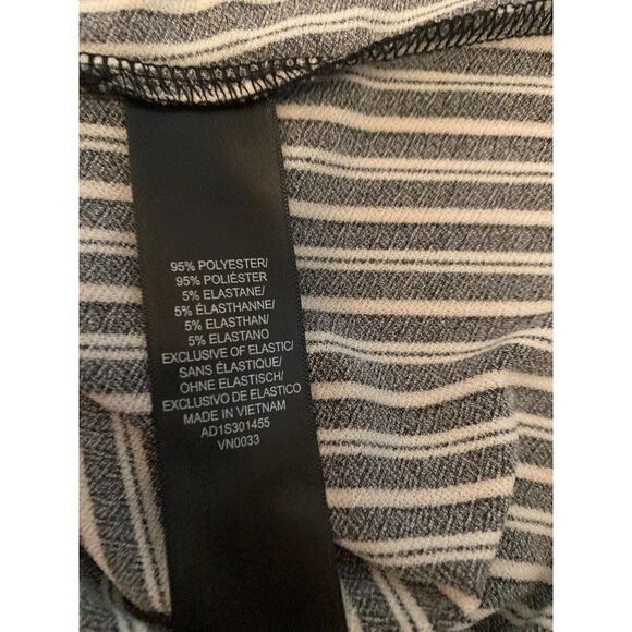 Adrianna Papell, women's stripped blouse with front collar tie size large - Picture 9 of 9